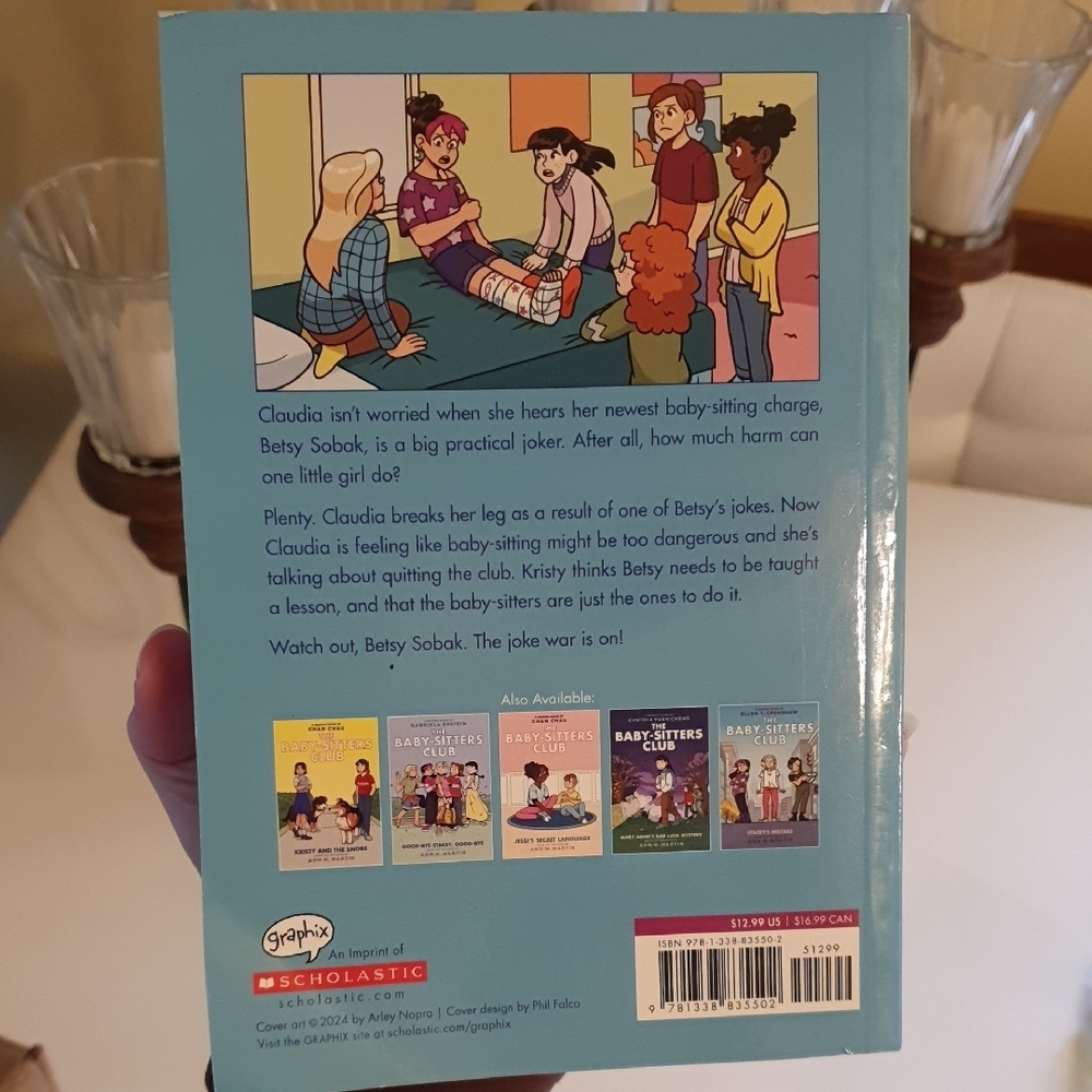 💜 The Baby-Sitters Club Scholastic Graphic Novel - Pink and Blue Cover - Picture 2 of 7